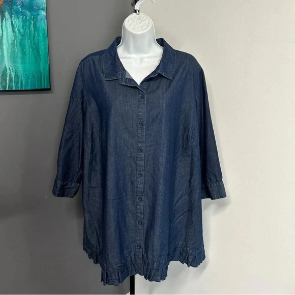 Joan Rivers Women's 1X Lightweight Denim Shirt Ruffle Hem Roll Tab Cotton Modest - Picture 1 of 13